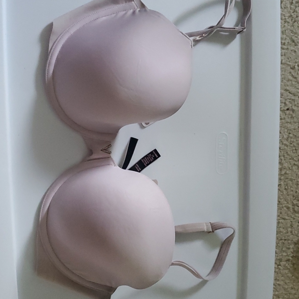 3/$25 Victoria's Secret bra